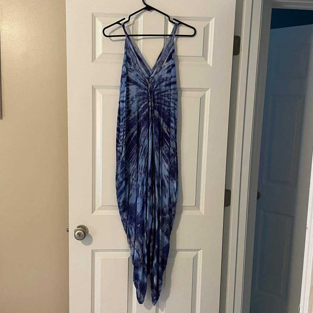 Tie dyed beach or pool cover